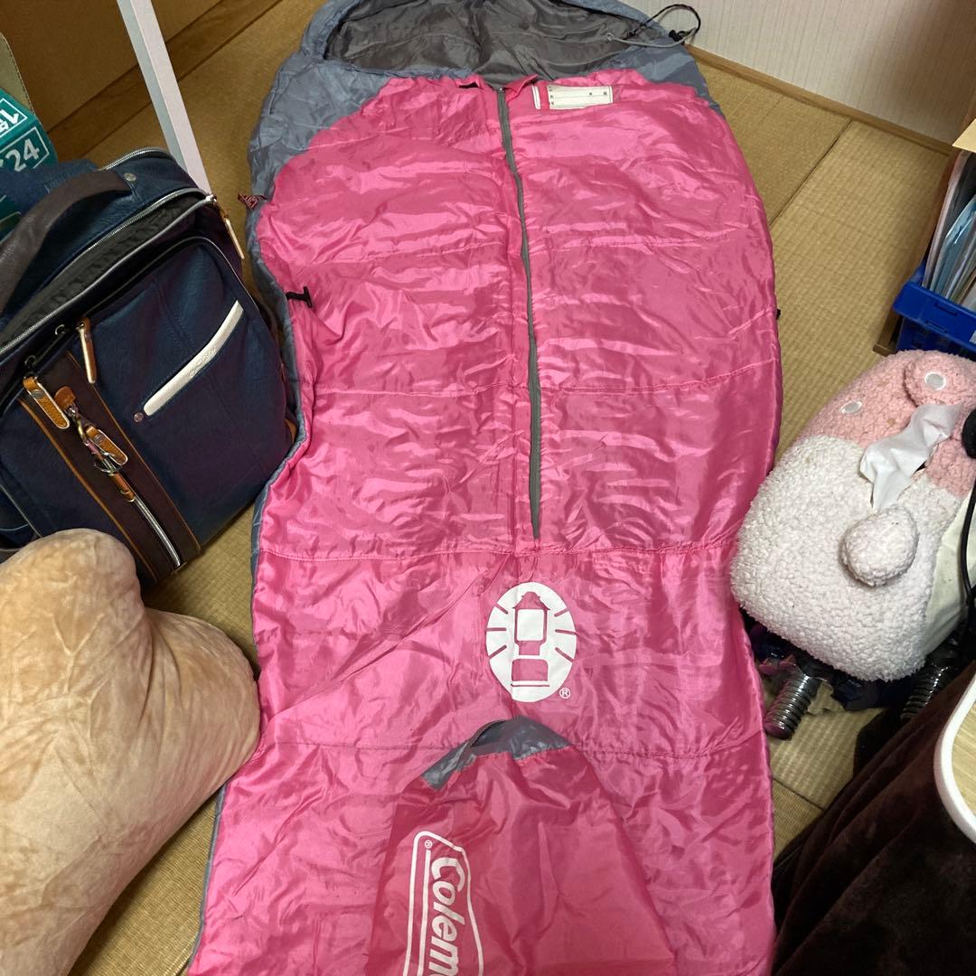コールマン　スリーピングバッグ（色ピンク）　サイズ横74センチ縦170センチ