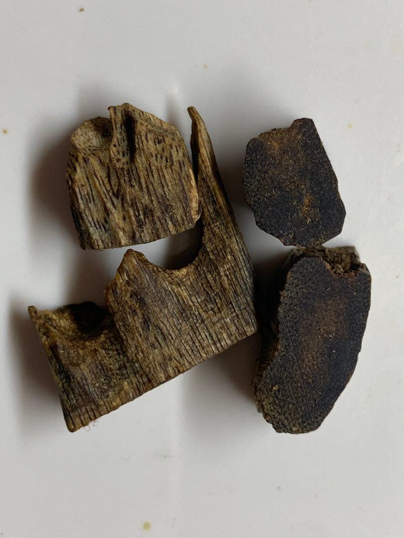 極上緑油伽羅 沈香原木 黒伽羅 香木 重さ:3.1g