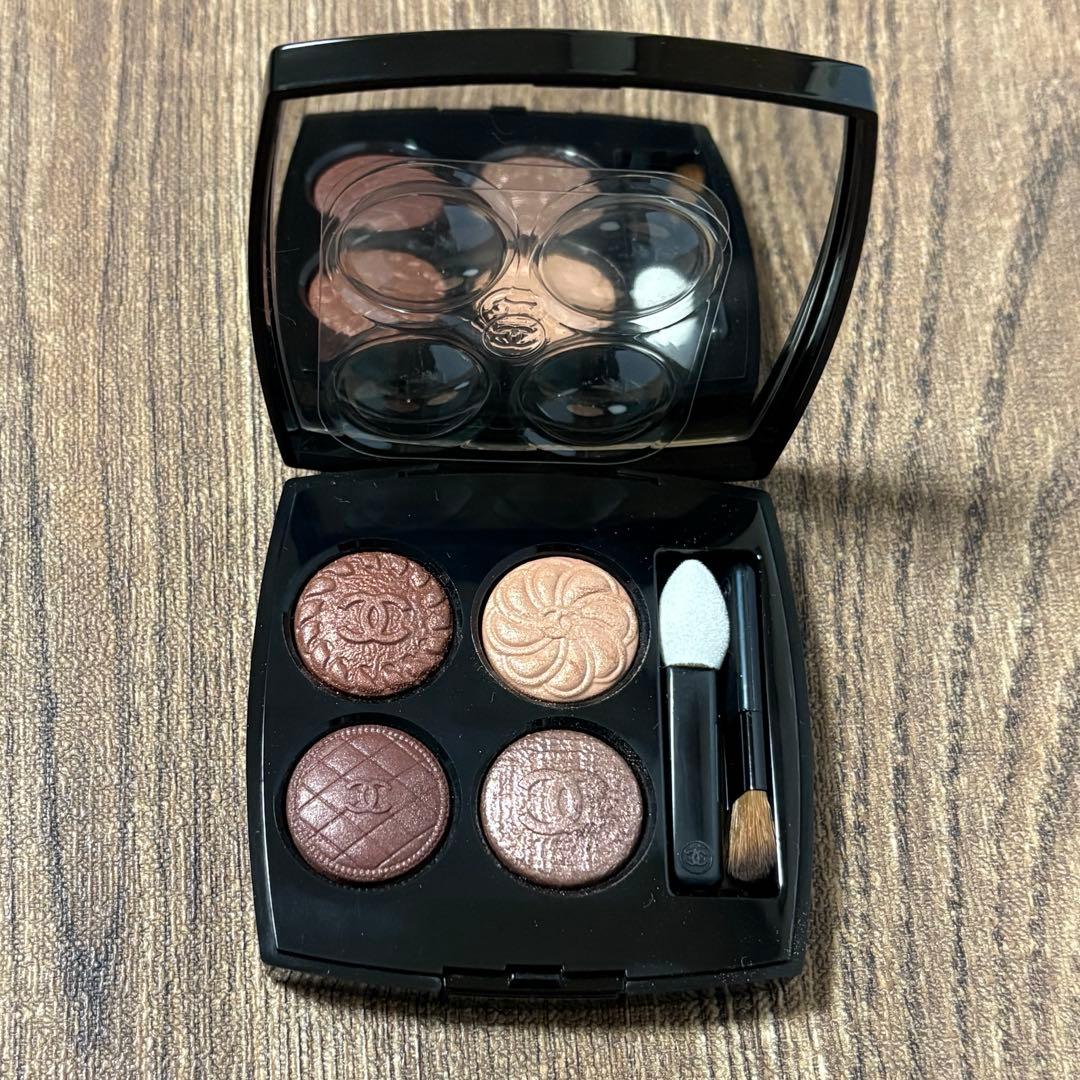 CHANELレキャトルオンブルブトン219ブトンクチュール