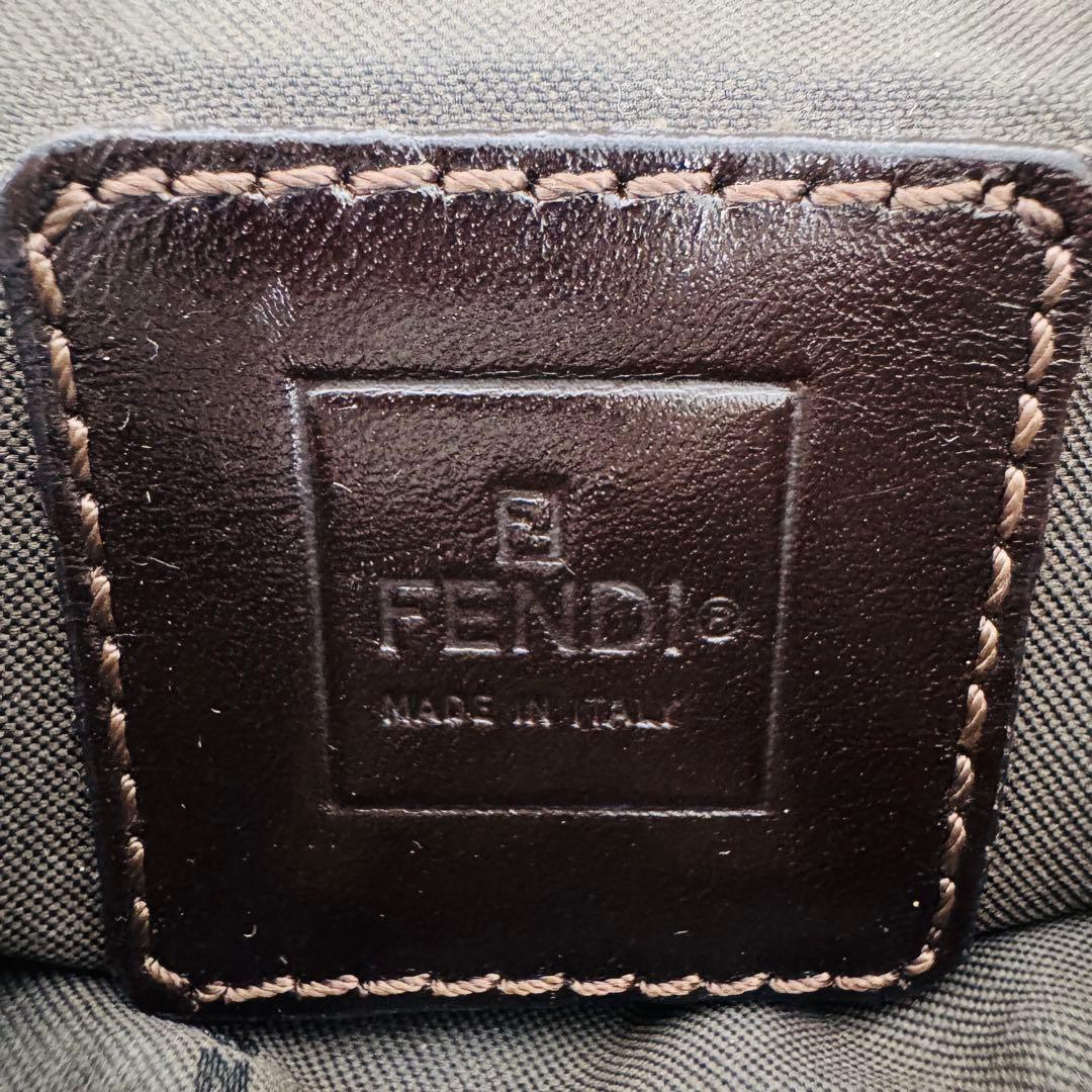 ✨FENDI✨フェンディ✨ズッカ柄✨シルバー金具✨ブラウン✨ハンドバッグ✨