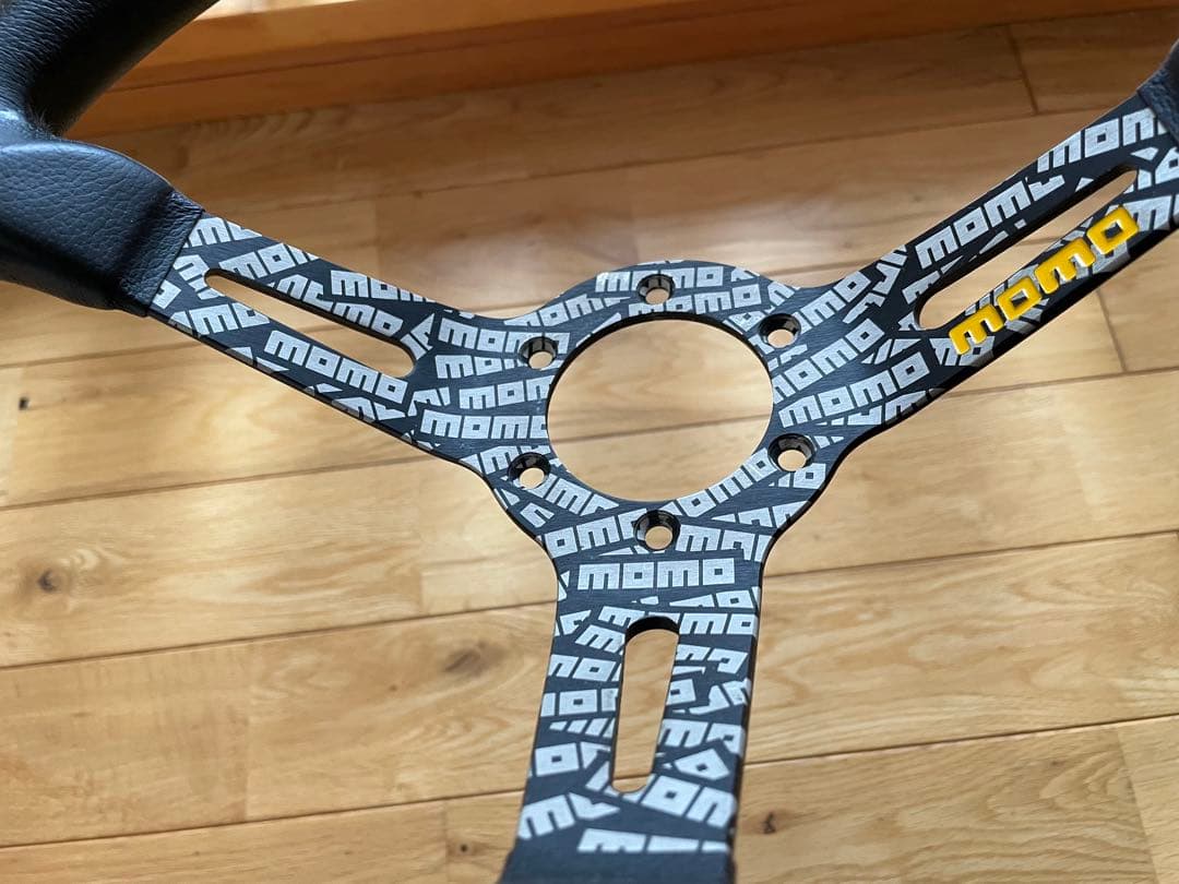 MOMO ステアリング ウルトラ ジャパン ブラック レザー 350mm 35π