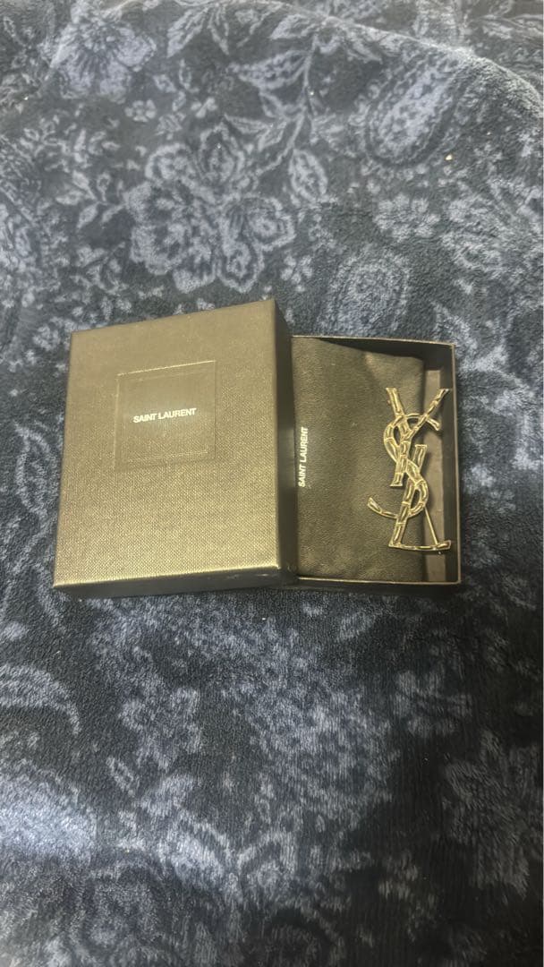 SAINT LAURENT シルバーブローチ