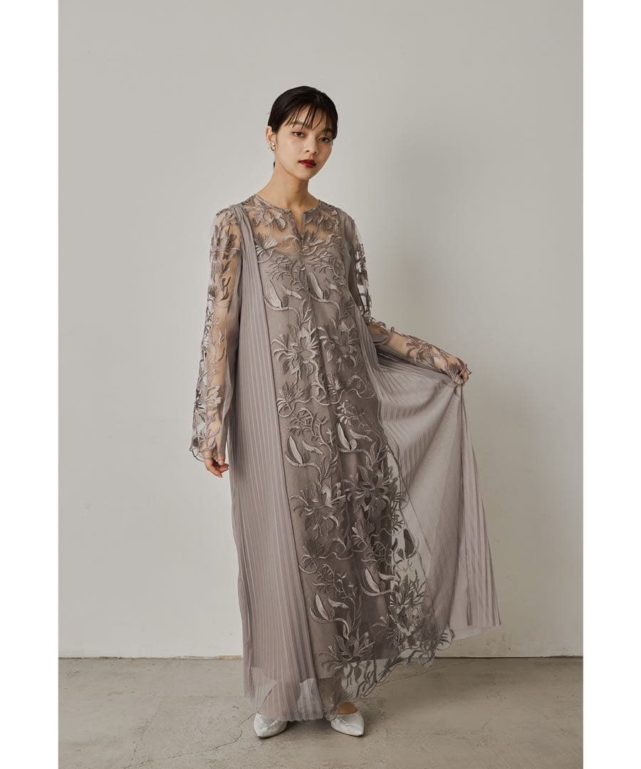 niana エスニックサイドプリーツドレス