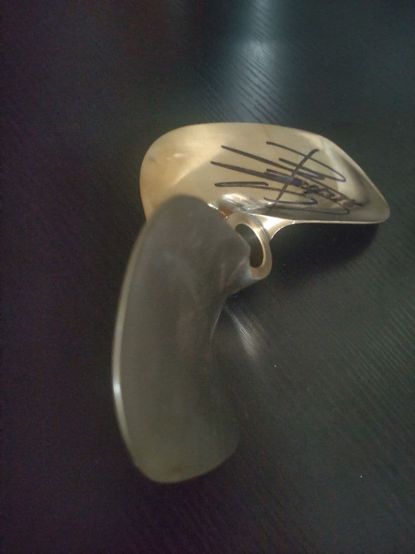 サイン入りプロペラ型アイテム