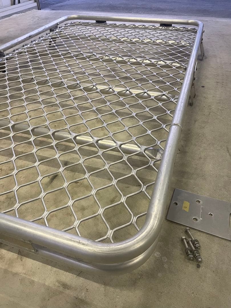 クロ　デリカd5用　ルーフキャリア　ルーフラック　マチヤマ