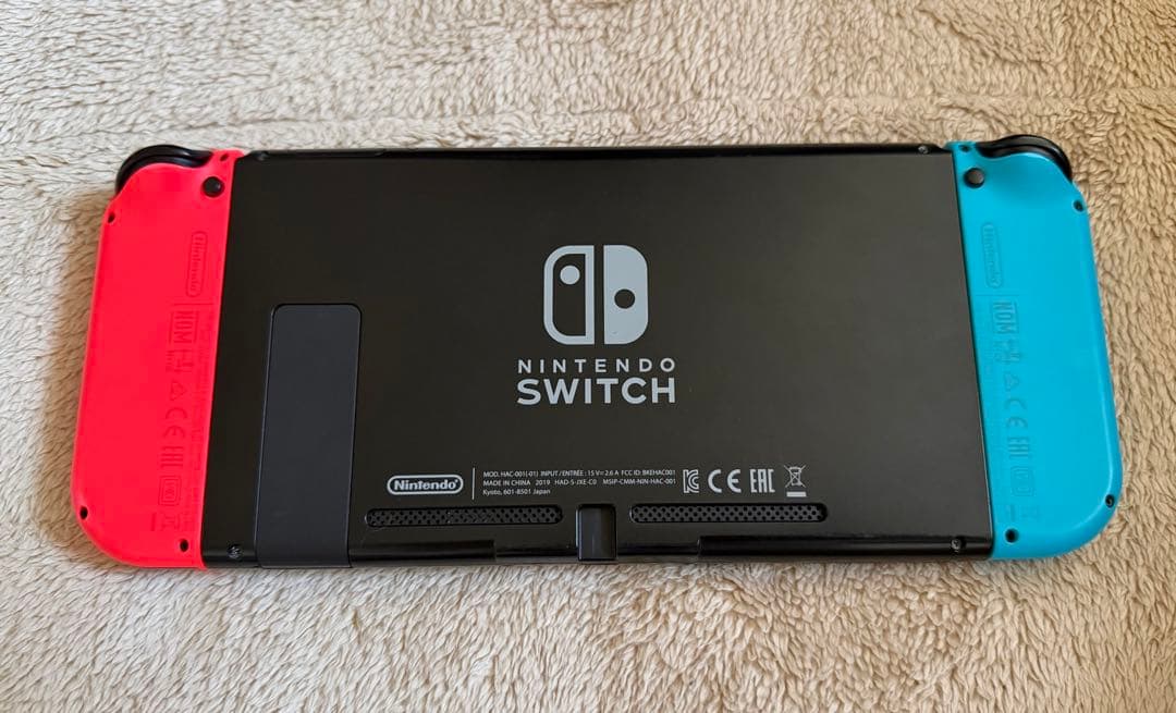 Nintendo switch 本体　充電器　ジョイコン 赤 青