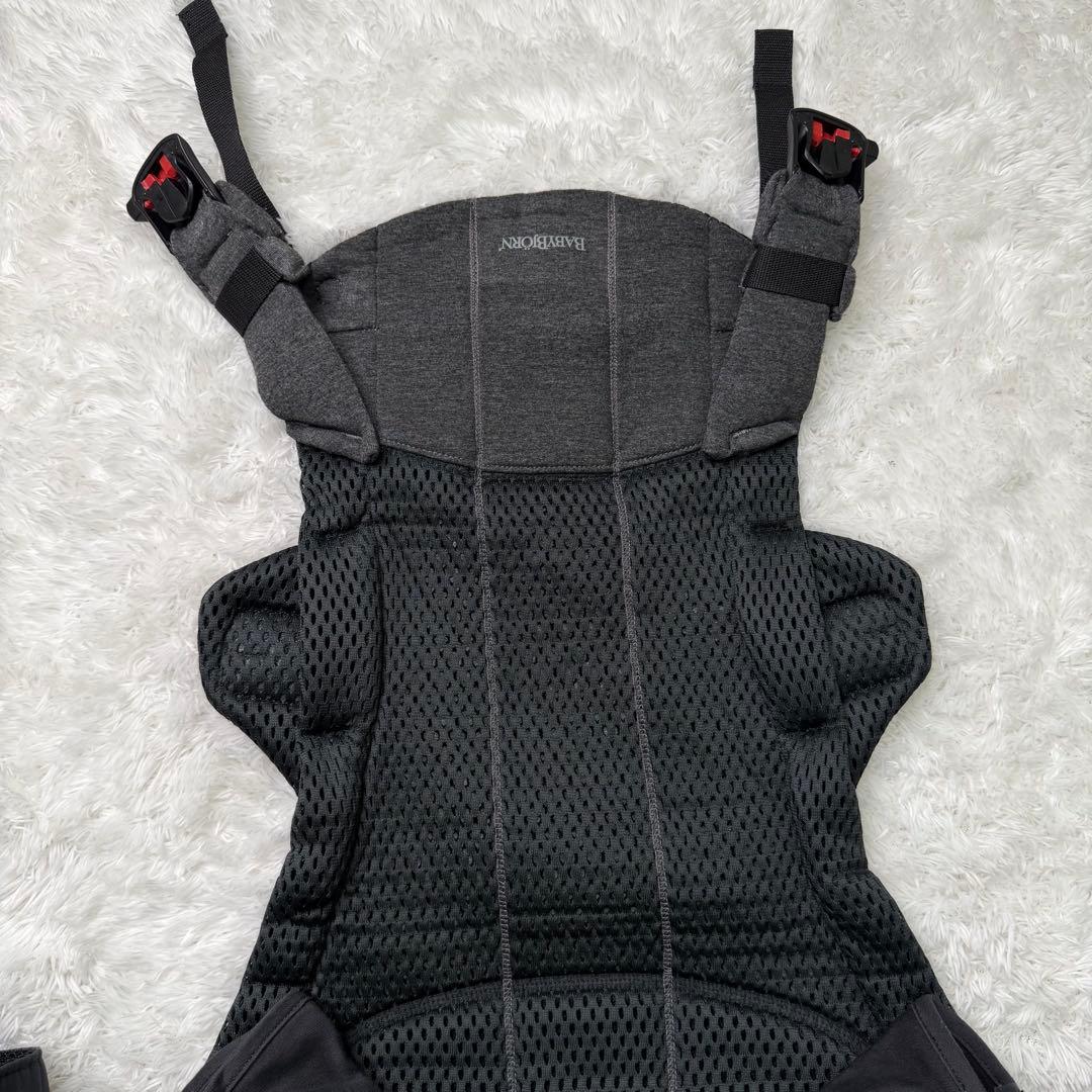 美品 ベビービョルン 抱っこ紐 ハーモニー メッシュ ブラック