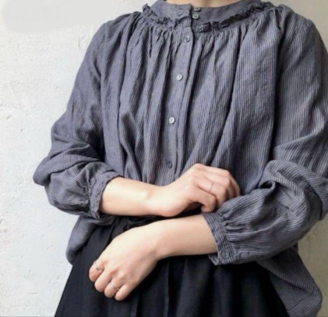 ネストローブ　リネンストライプボトルギャザーブラウス