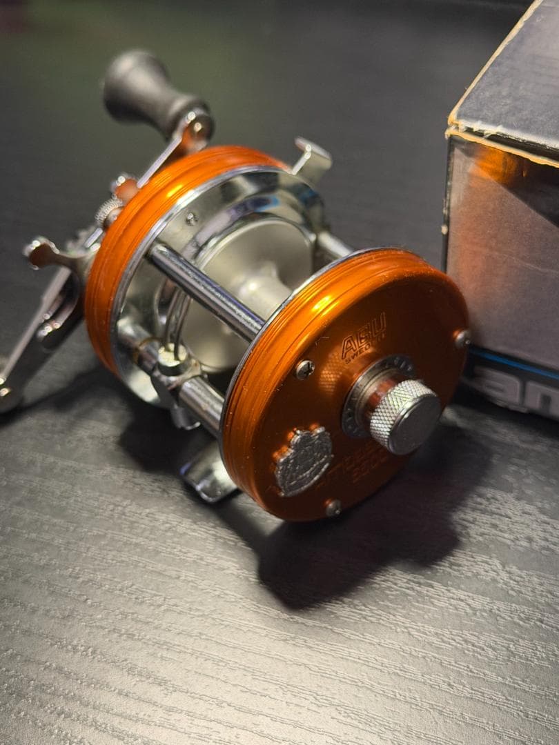 アブガルシア　アンバサダー　5500c サンセットオレンジ