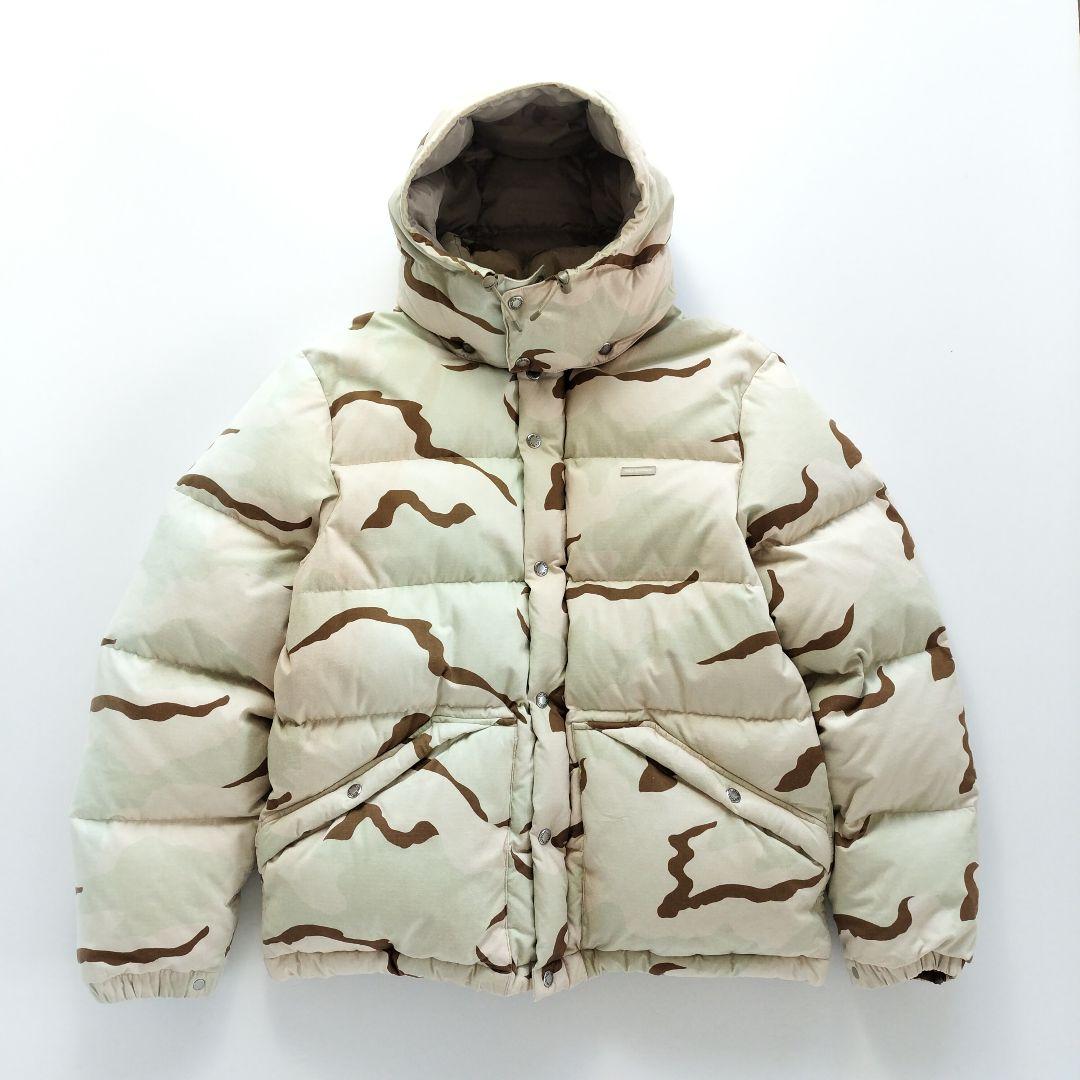 美品 ディスイズネバーザット ダウンジャケットカモフラ【Ｌ】