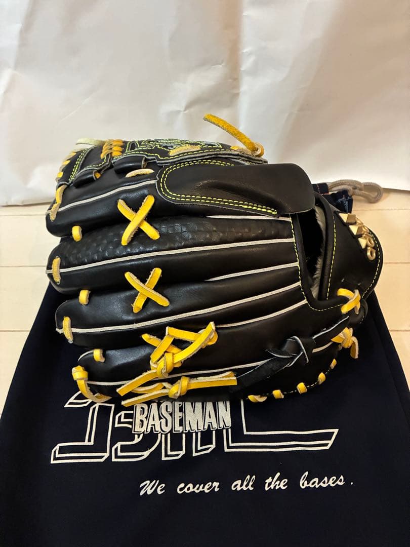 adidas 一般軟式用グローブ 黒/黄色 収納袋付き