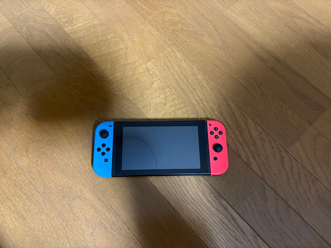 Nintendo Switch2022年10月購入ネオンブルー／ネオンレッド