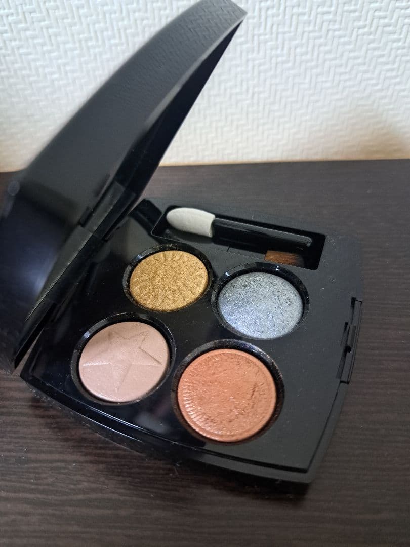 CHANEL レ キャトル オンブル ブトン 229 ブトン ステレール