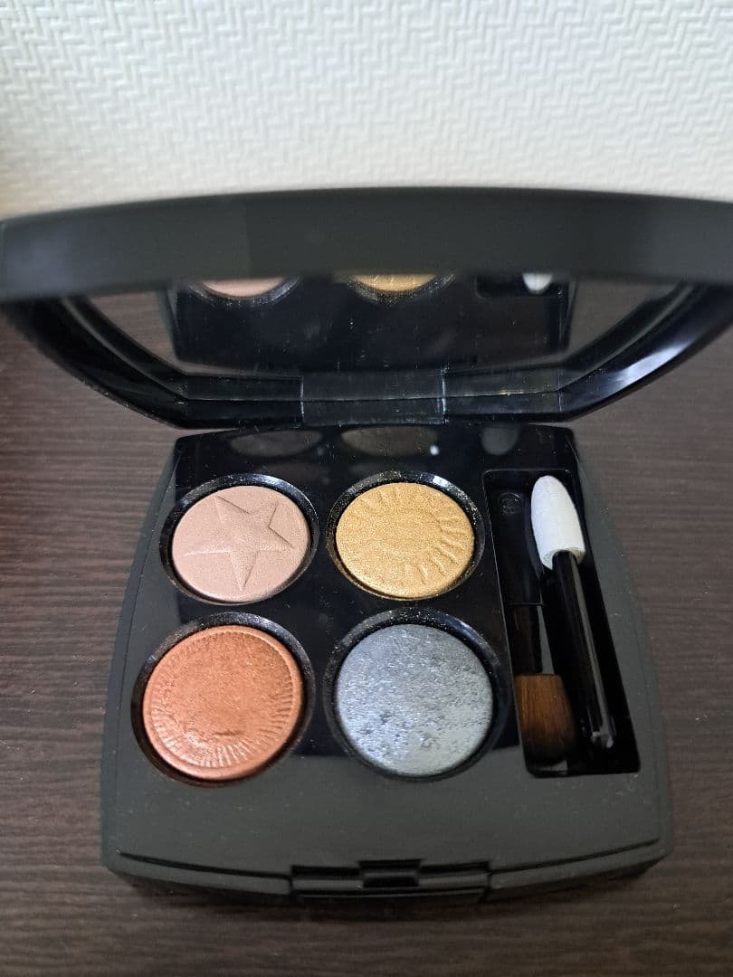 CHANEL レ キャトル オンブル ブトン 229 ブトン ステレール