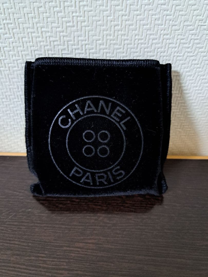 CHANEL レ キャトル オンブル ブトン 229 ブトン ステレール
