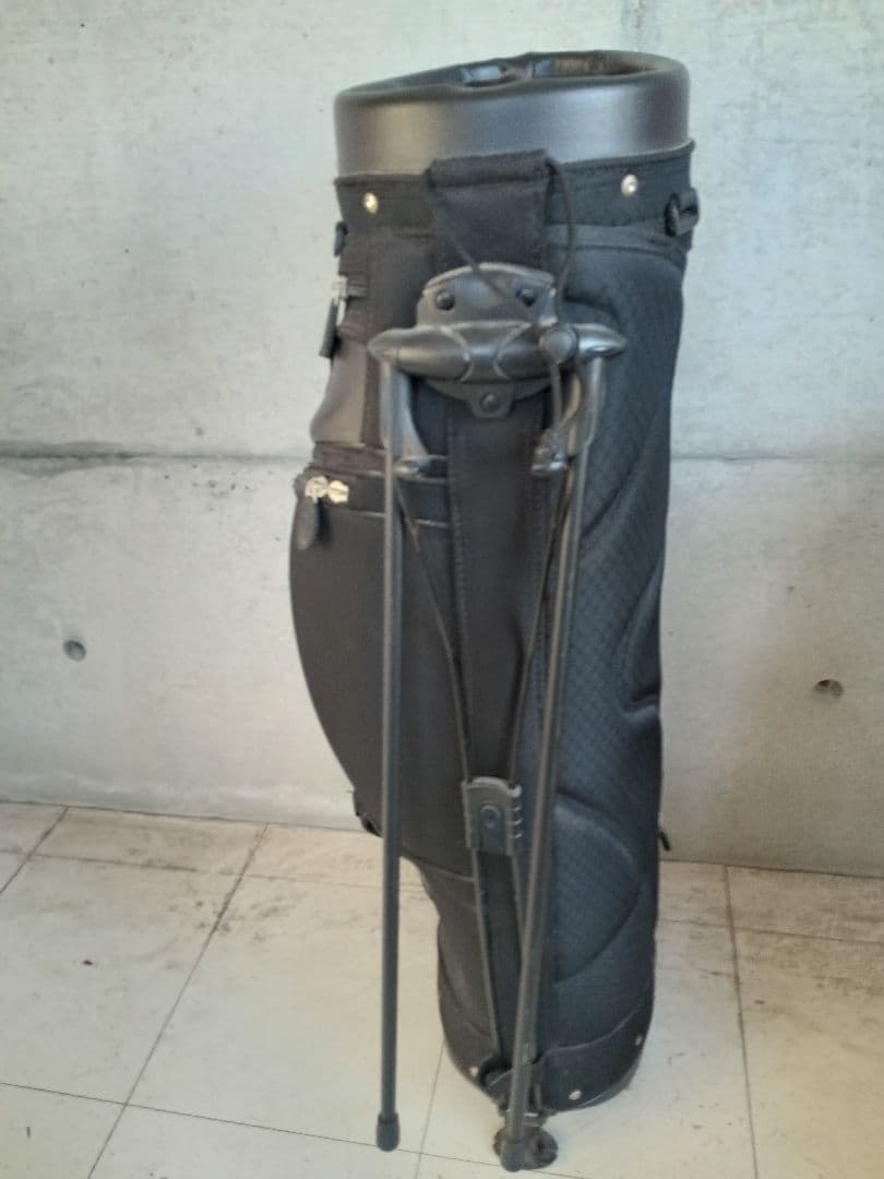 【黒麺】Oakleyキャディバッグ スタンド付き　ブラック