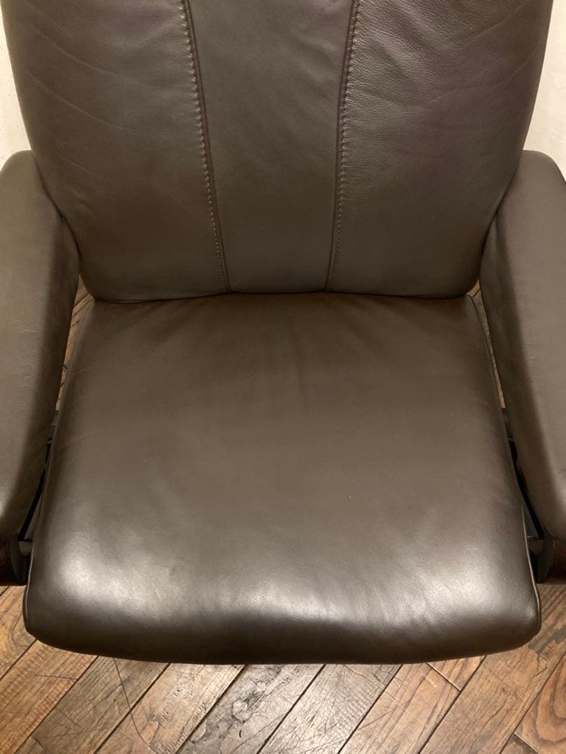 ドイツ himolla ヒモラ社製 本革リクライニングチェア&オットマンセット