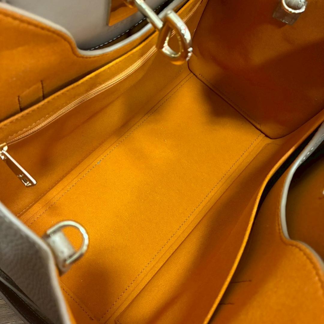 ■FURLA　フルラ　ジェネシ　2wayバッグ