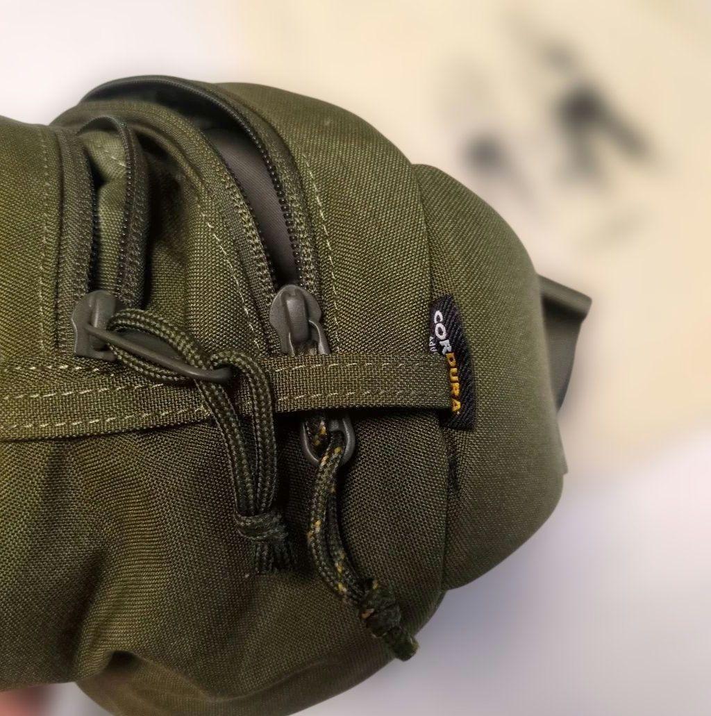 極美品　Hugoo ハグー ヒップシート カーキ　抱っこ紐