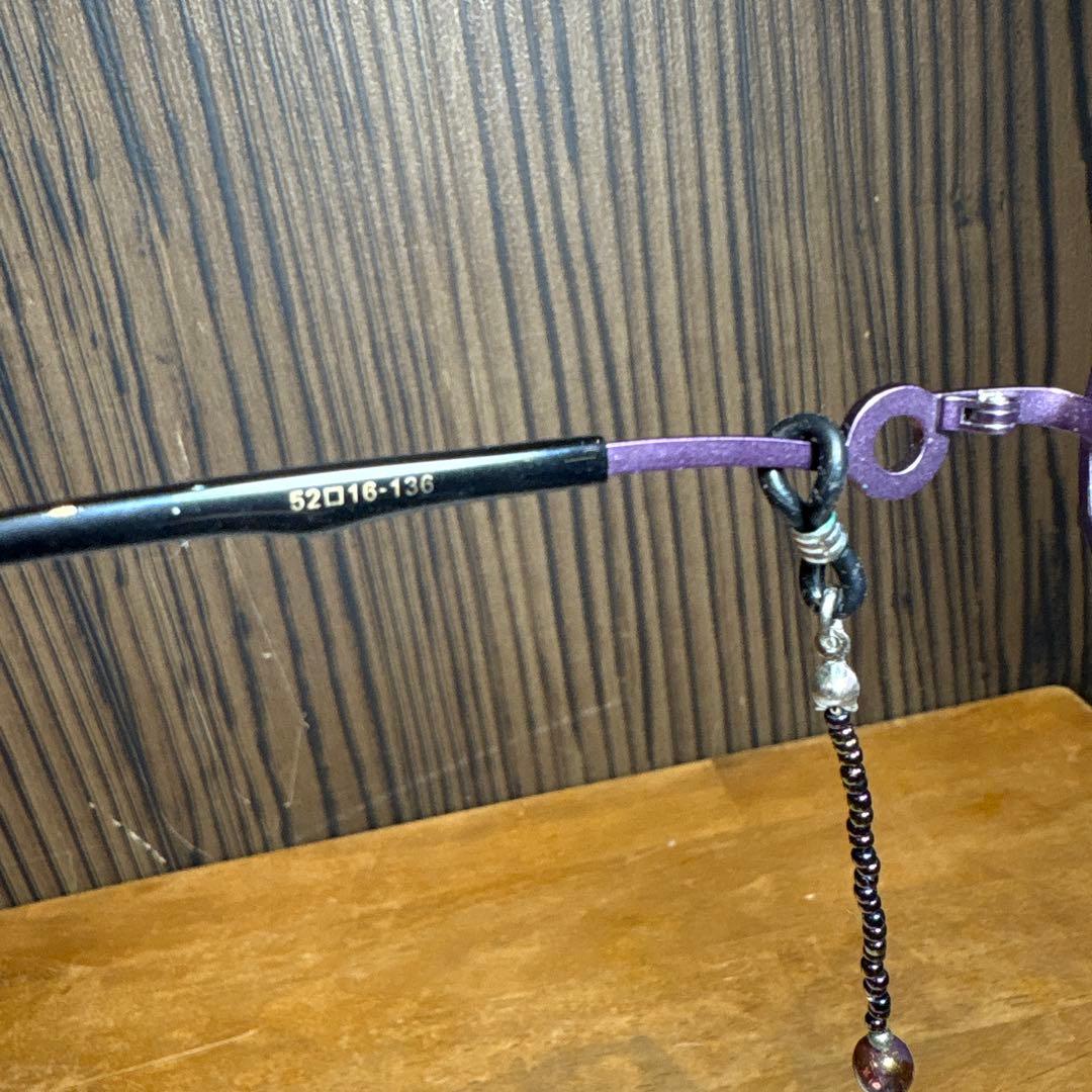 キャビア　メガネ