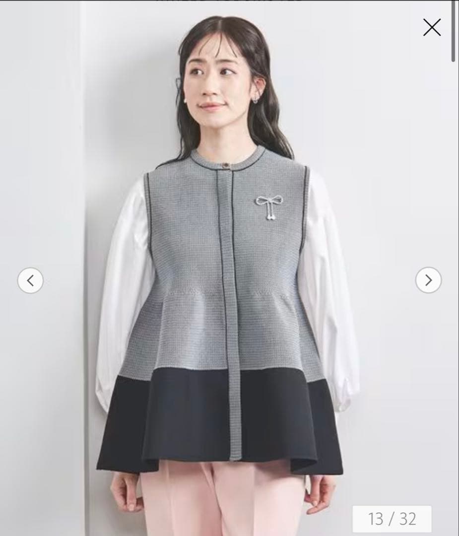 UNITED ARROWS リボンブローチニットベスト　ネイビー