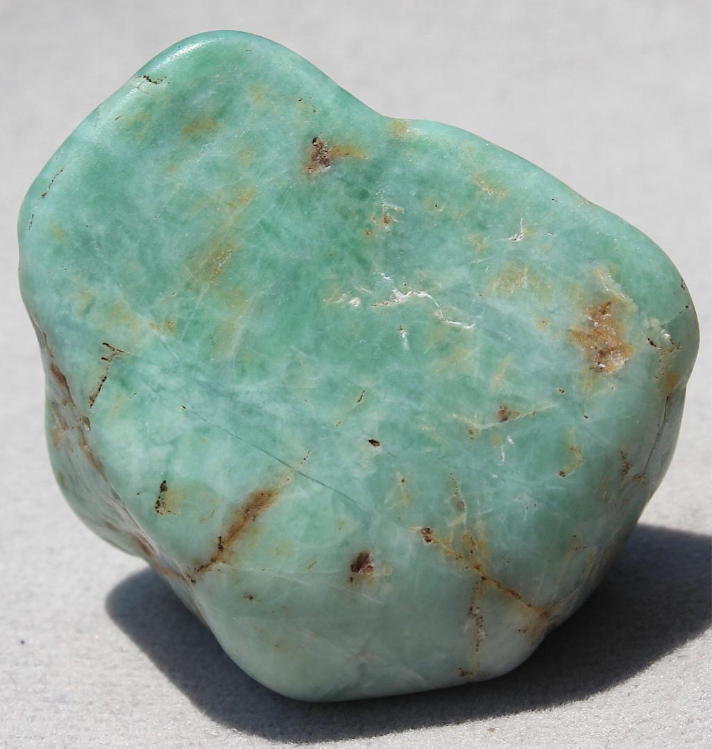 ［明緑・良質］糸魚川翡翠 原石 42.0g