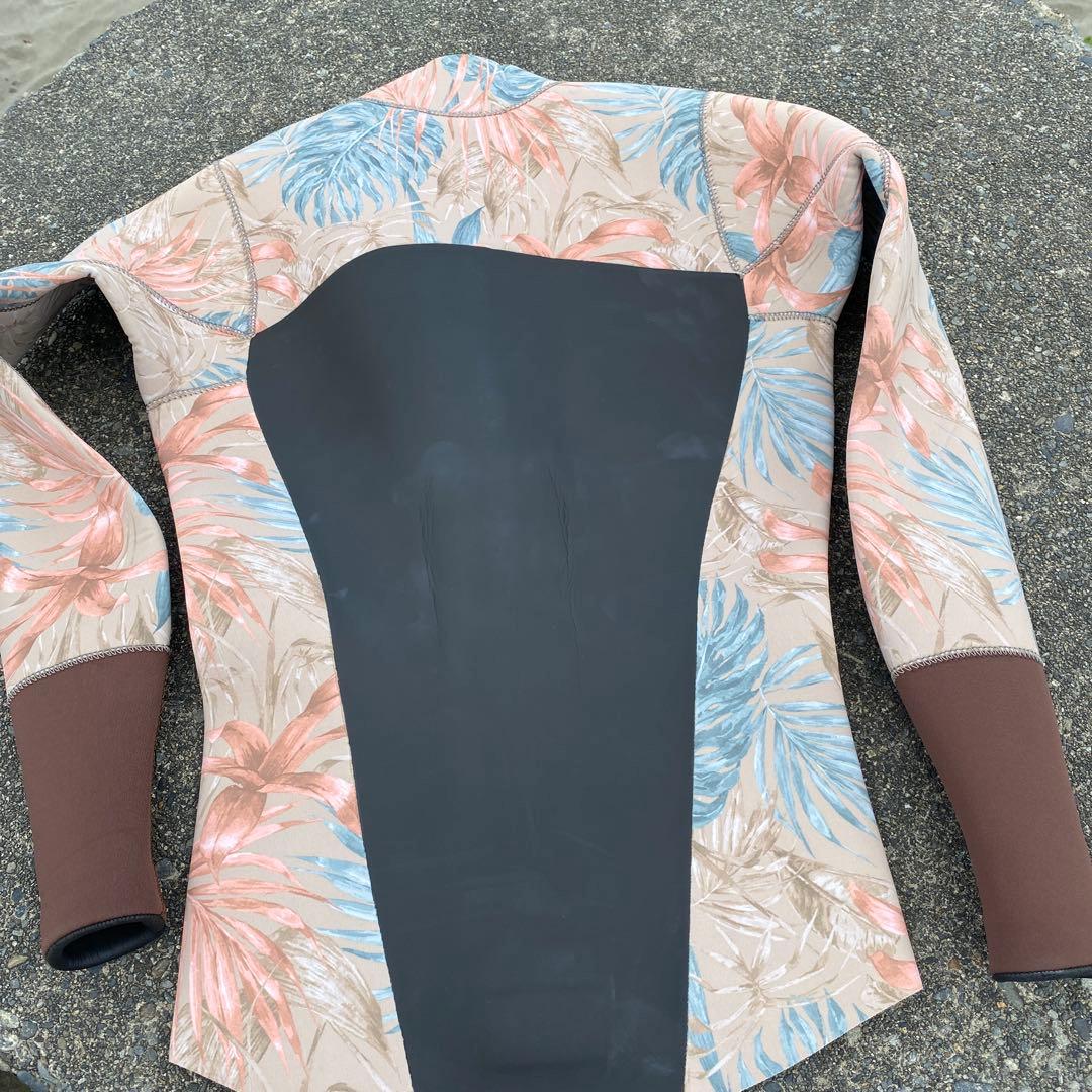 REVO ヌーベルバーグ　 タッパー　レディースS サーフィン　ウエット