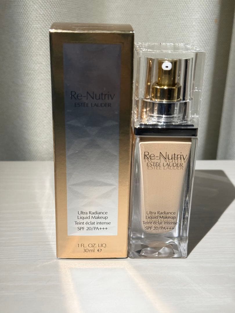 エスティローダーリニュトリッブ　 Re-Nutriv 22 (ウォームバニラ)