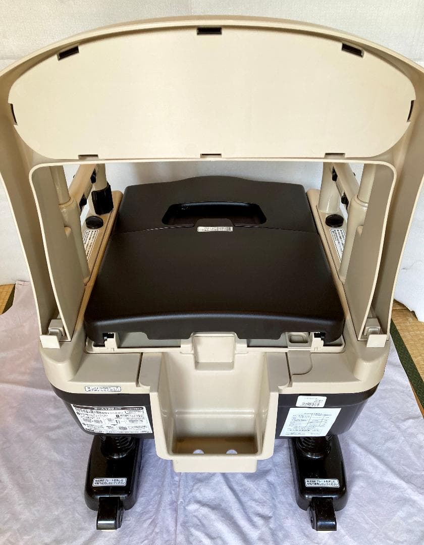 未使用品　安寿 ポータブルトイレ ジャスピタ 肘掛け高さ調整／説明書・付属品付き