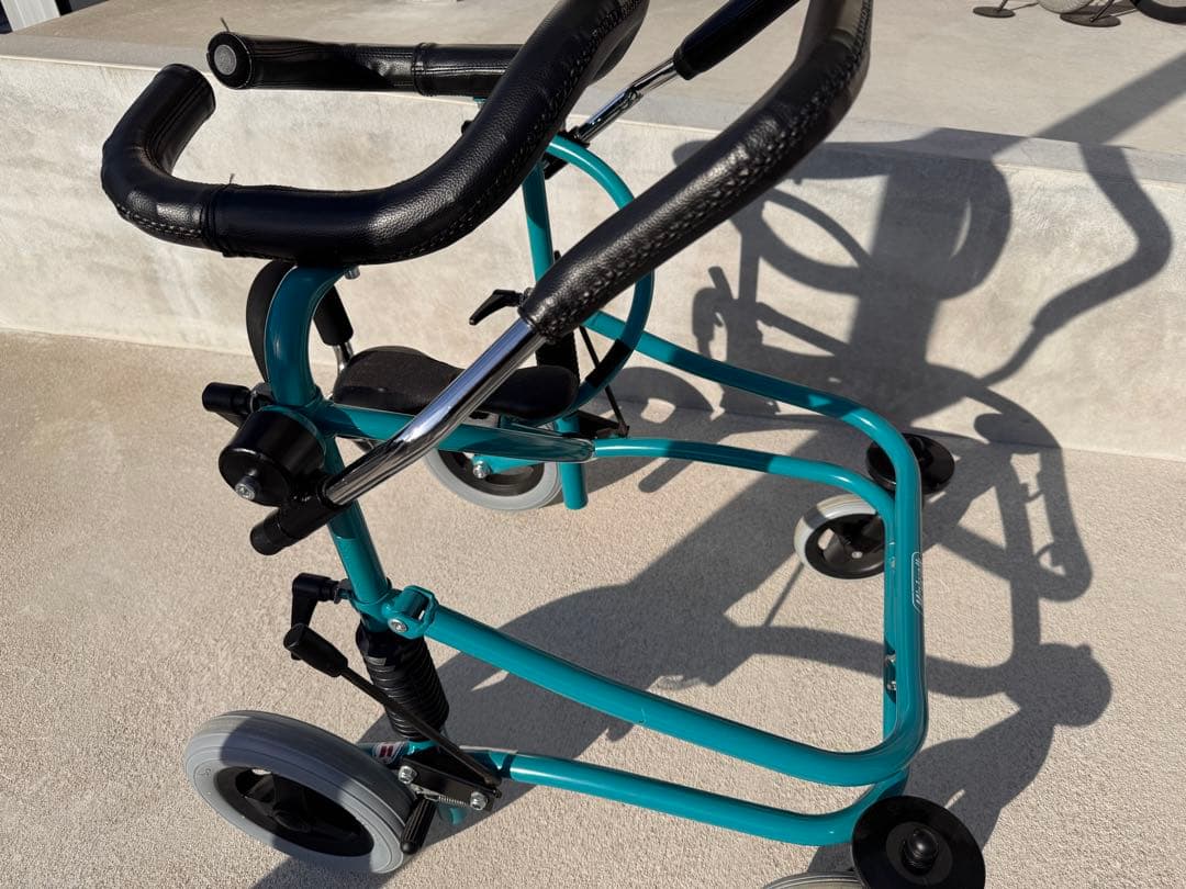 ミニウォーク　障害児　歩行器