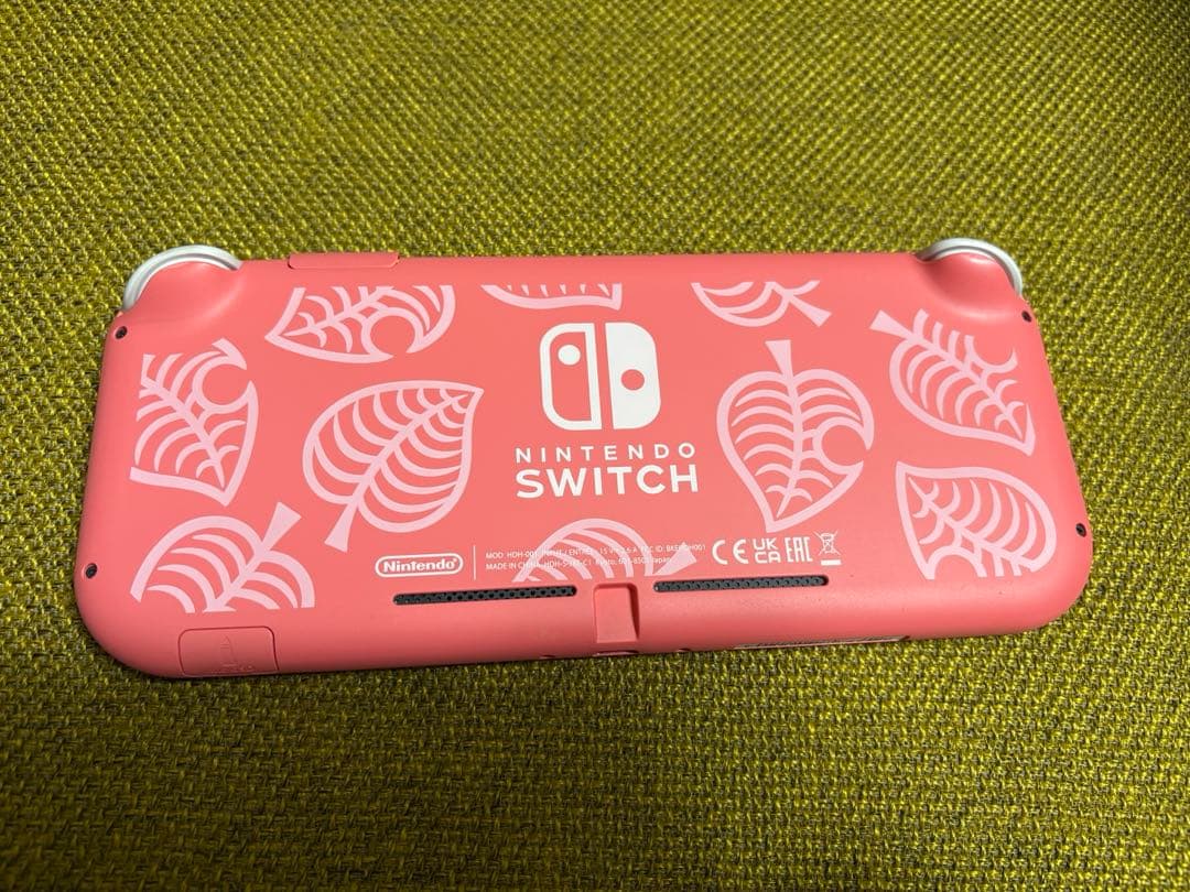 Switchライト　コーラル　ケース付き