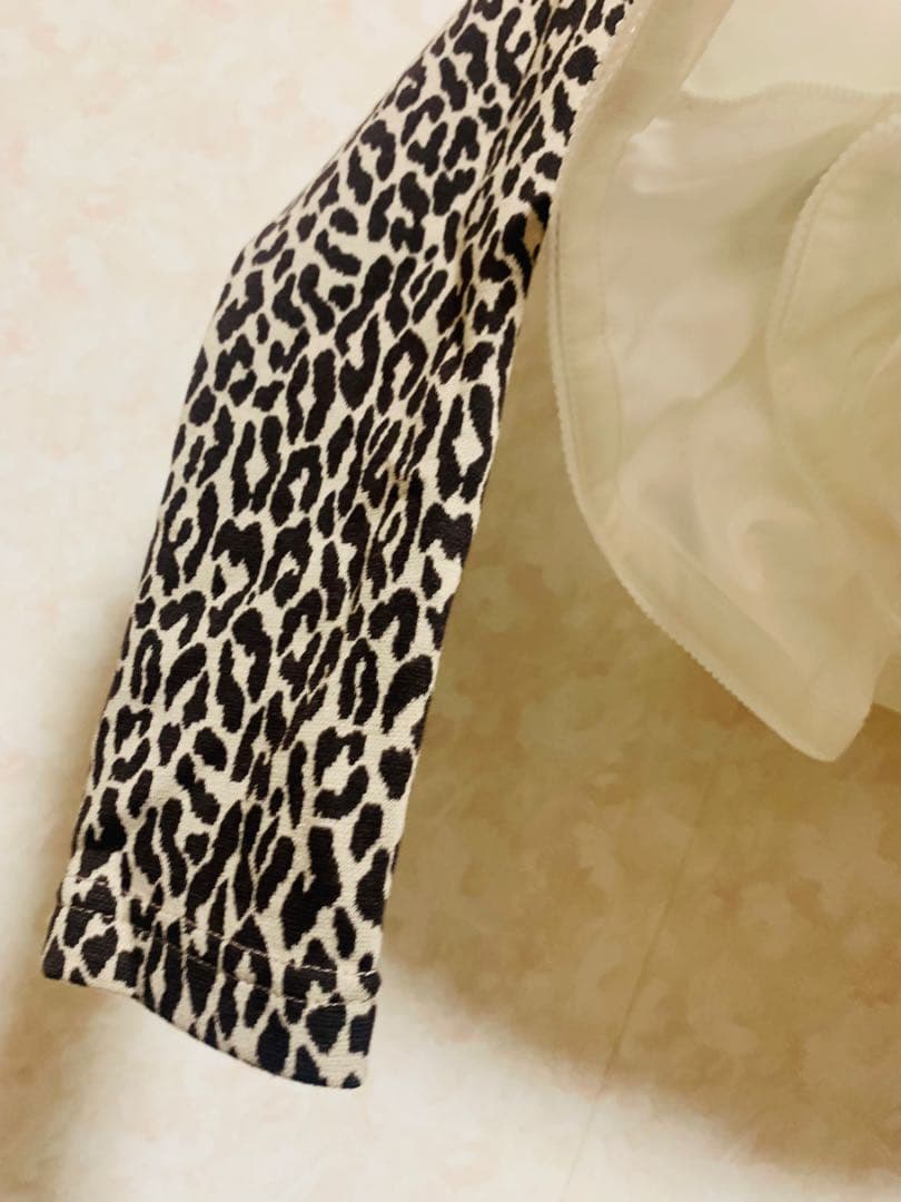 トップス Bibiy. EFFIE PEPURAMU LEOPARD TO