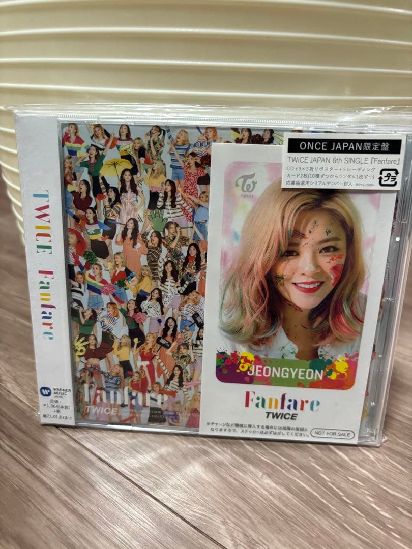 twice まとめ売り (CD、トレカ48枚、バッチ、グッズ)
