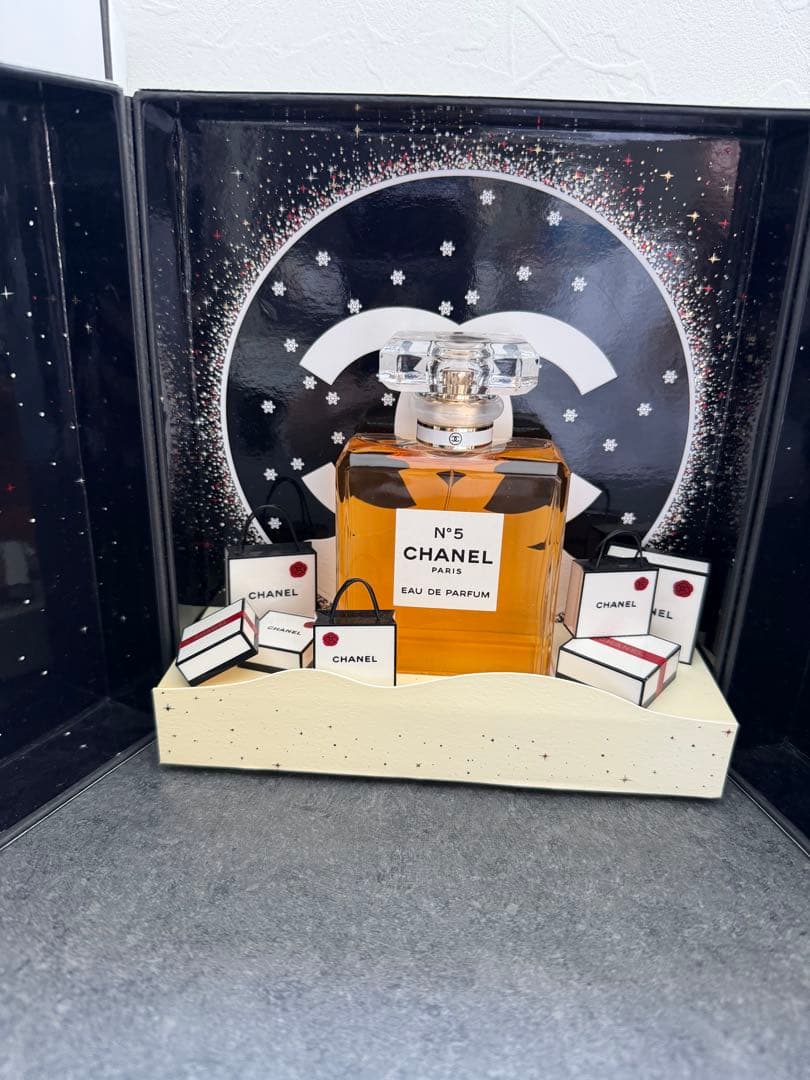 CHANEL N°5 Eau de Parfum 特別限定版　シャネルナンバー5