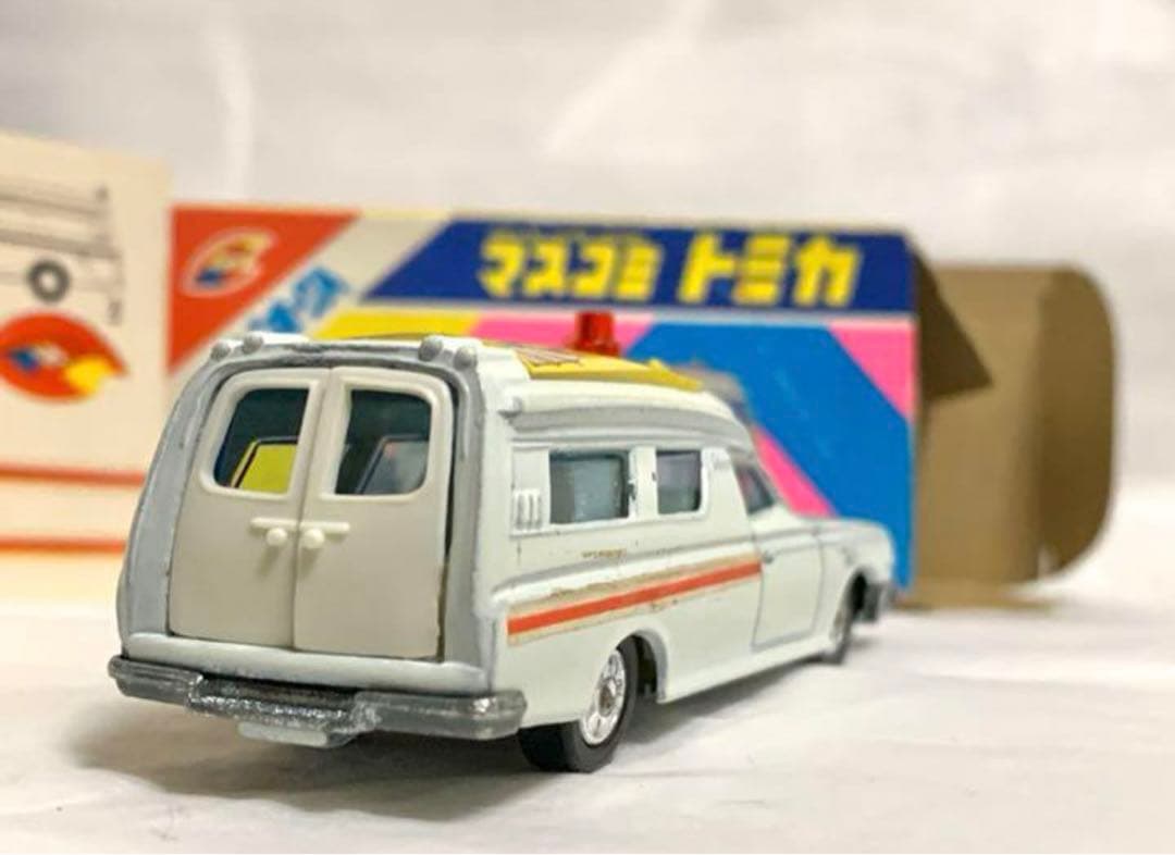 マスコミトミカ ジャンボーグA トヨタ　クラウン救急車