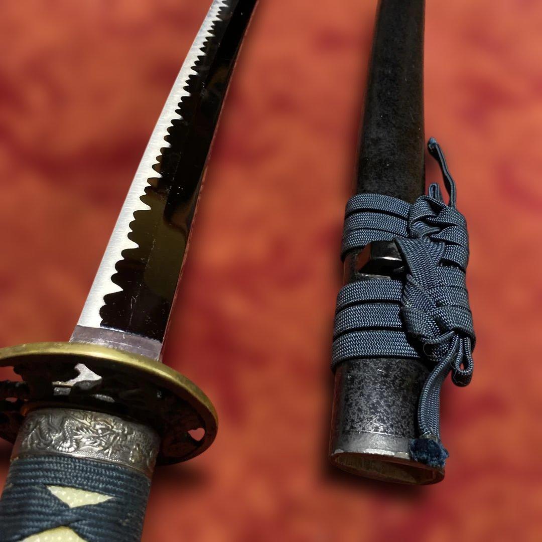 模造大刀 濃紺柄 龍彫透し丸鍔 黒梨地鞘