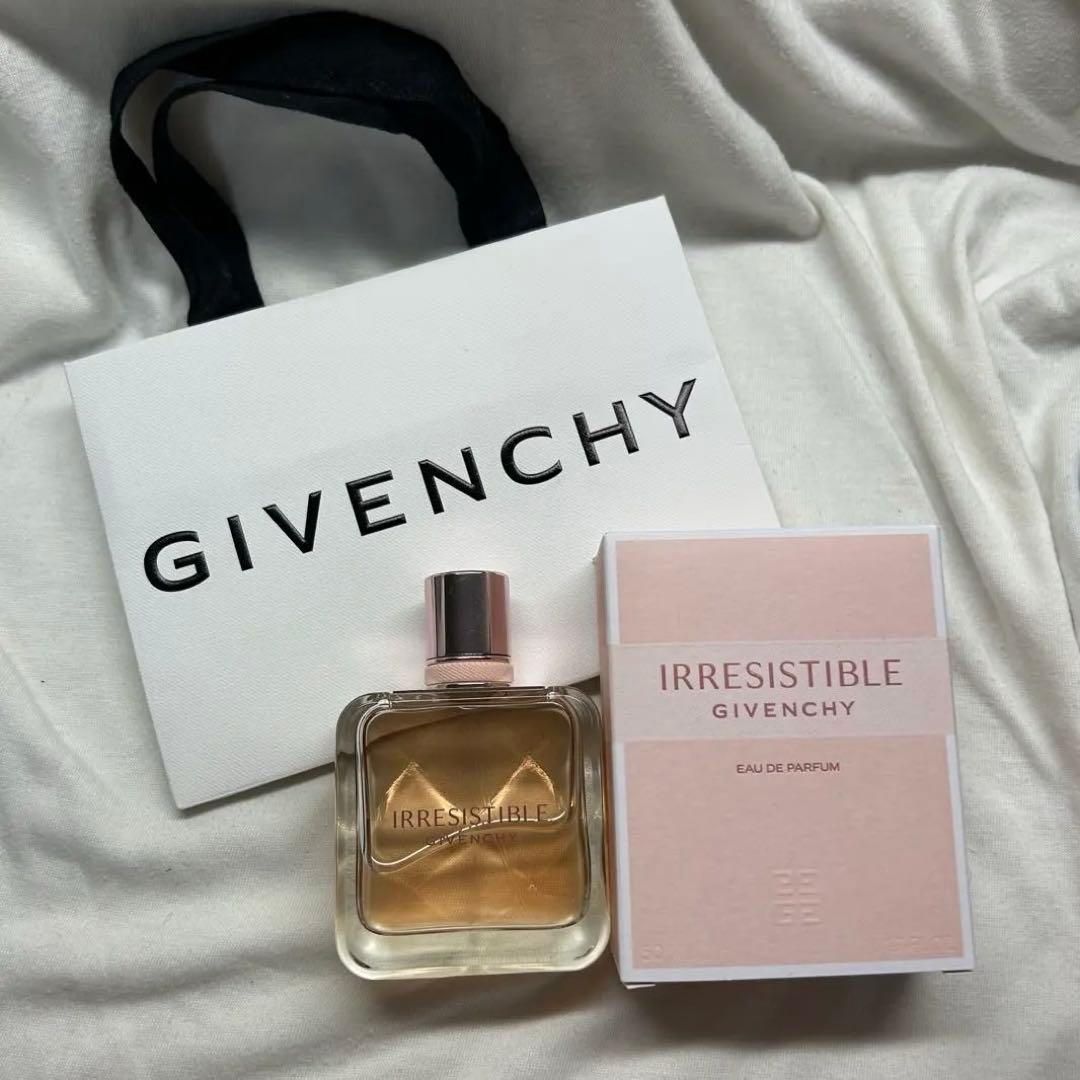 ジバンシイ イレジスティブル オーデパルファム50ml 箱・ショッパー・おまけ付