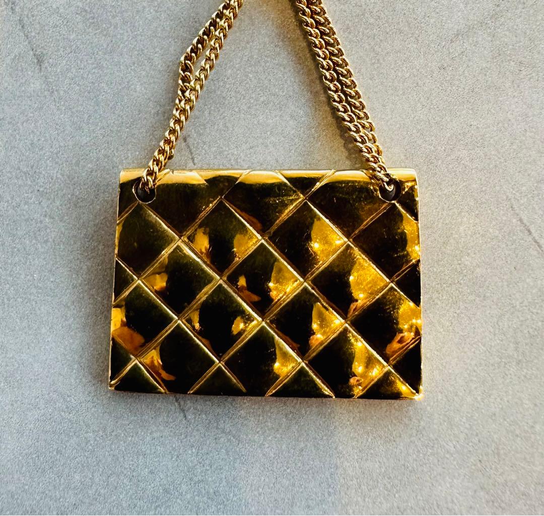 【美品】CHANEL シャネル　ココマーク　マトラッセバック ゴールド ブローチ