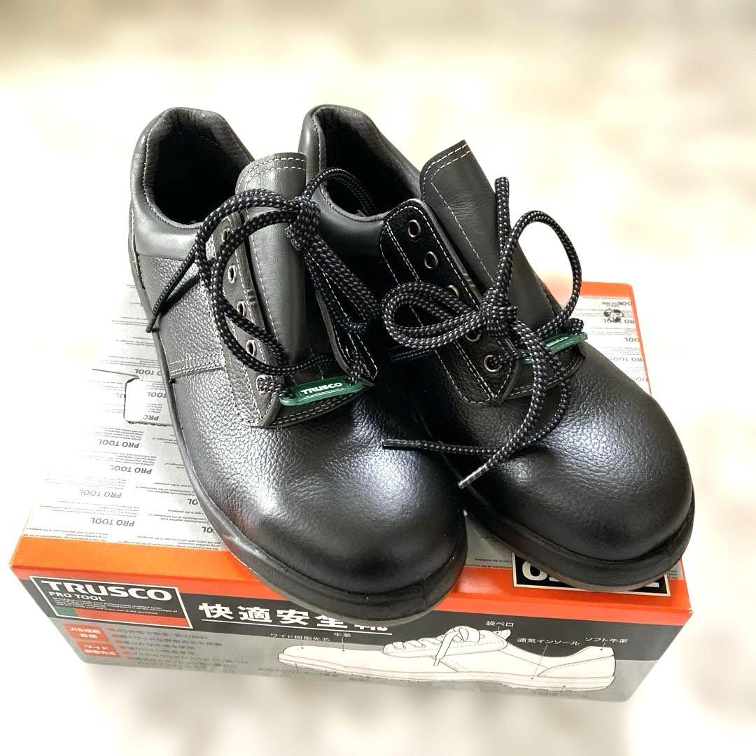 【新品】作業靴ＴＲＵＳＣＯ中山　快適安全靴（ワイド樹脂先芯）　黒　26cmEEE