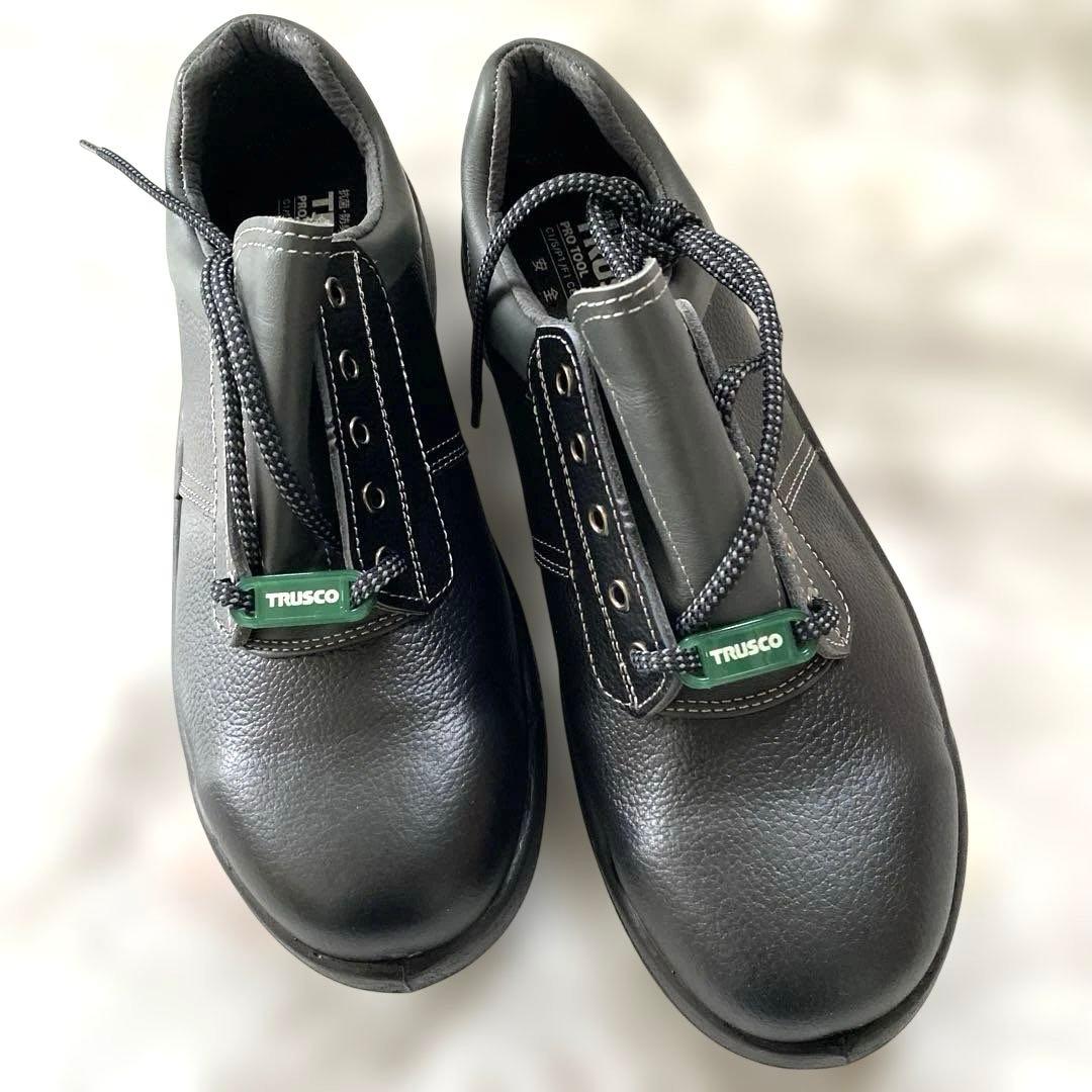 【新品】作業靴ＴＲＵＳＣＯ中山　快適安全靴（ワイド樹脂先芯）　黒　26cmEEE