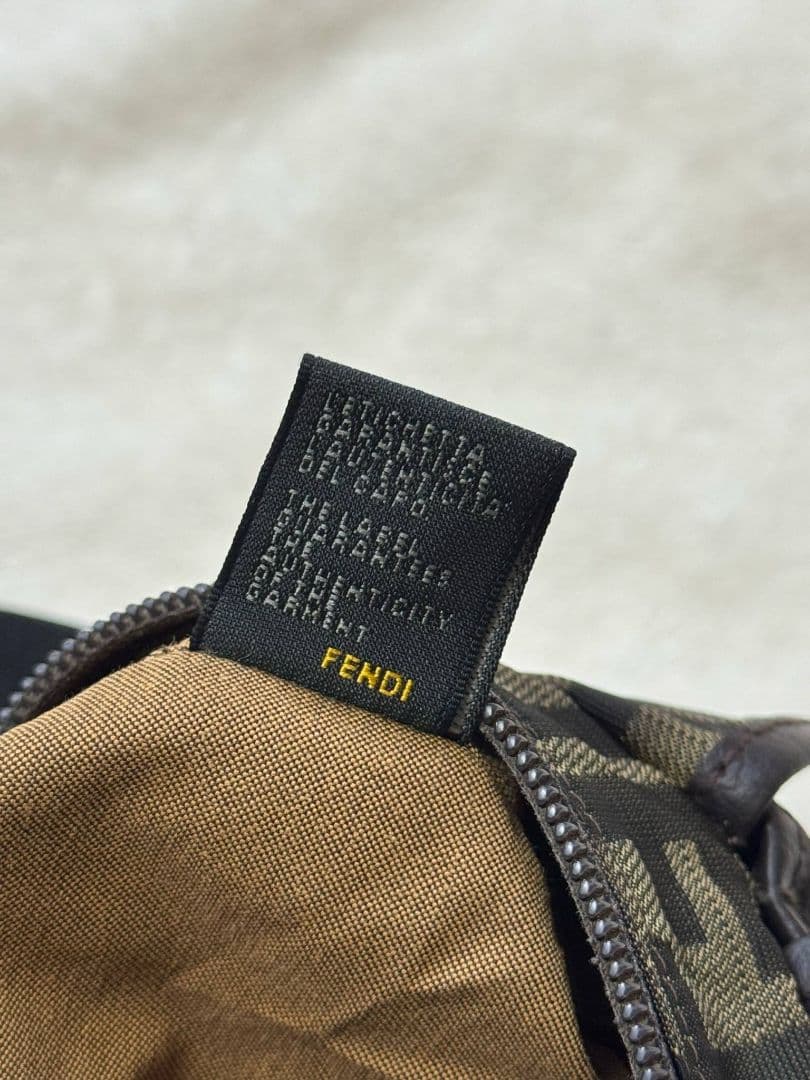 Fendi ボディバッグ