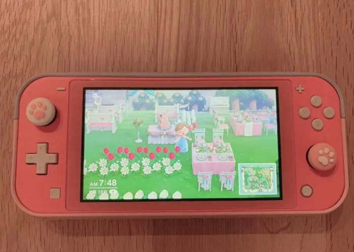 ニンテンドー　スイッチ ライト本体 カバー　ピンク　パステルカラー　箱有