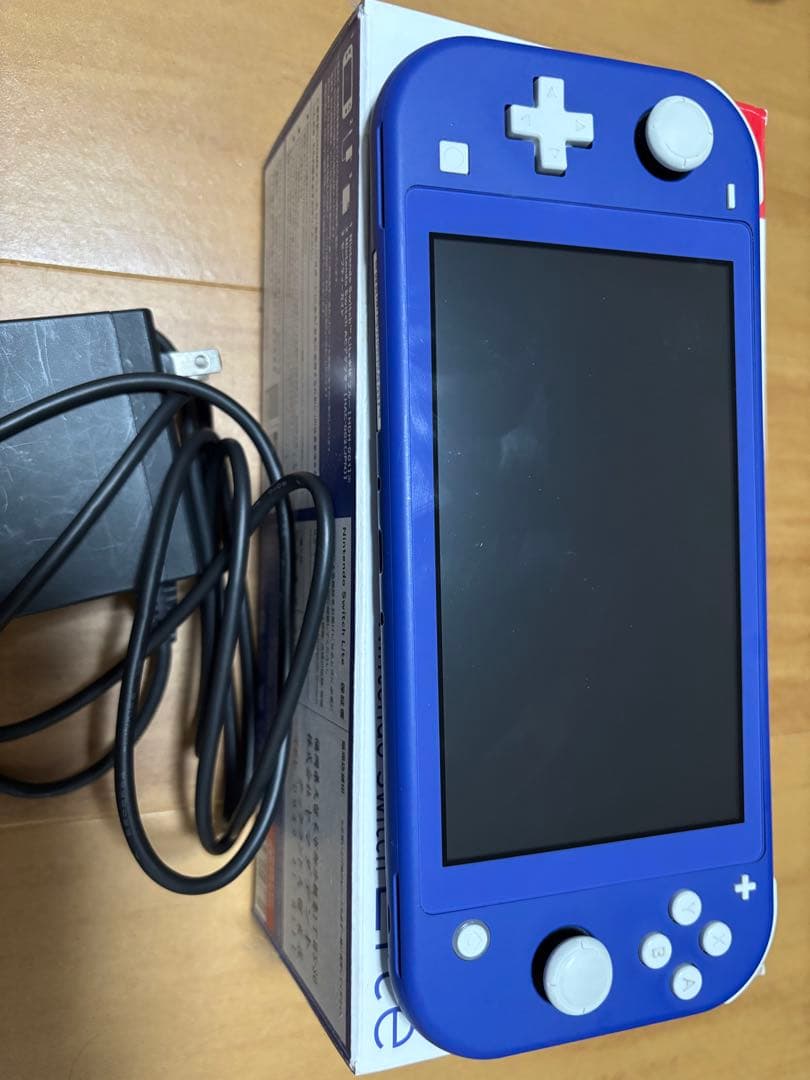 Nintendo Switch Lite 青 本体とACアダプター付き