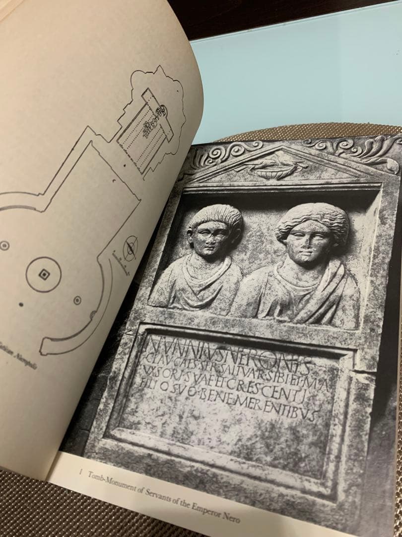 希少　The Tombs of St. Peter & St. Paul