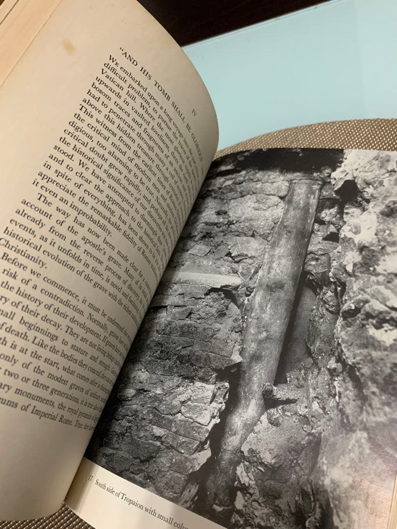 希少　The Tombs of St. Peter & St. Paul