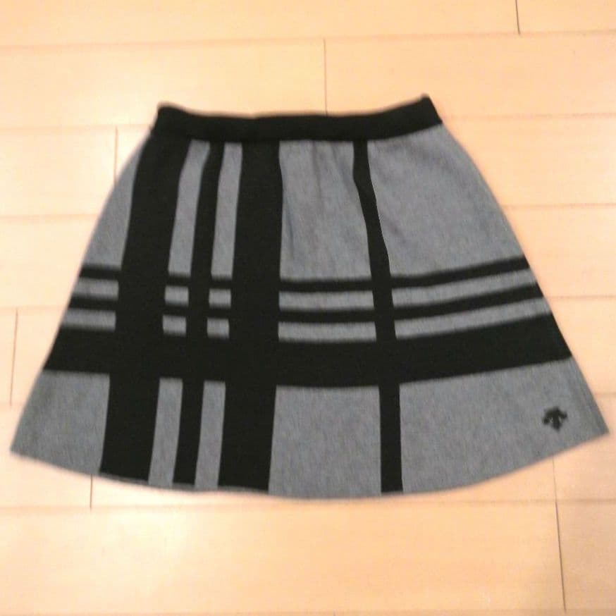 デサントゴルフ モックネック チェック柄ニット スカート セットアップ グレー