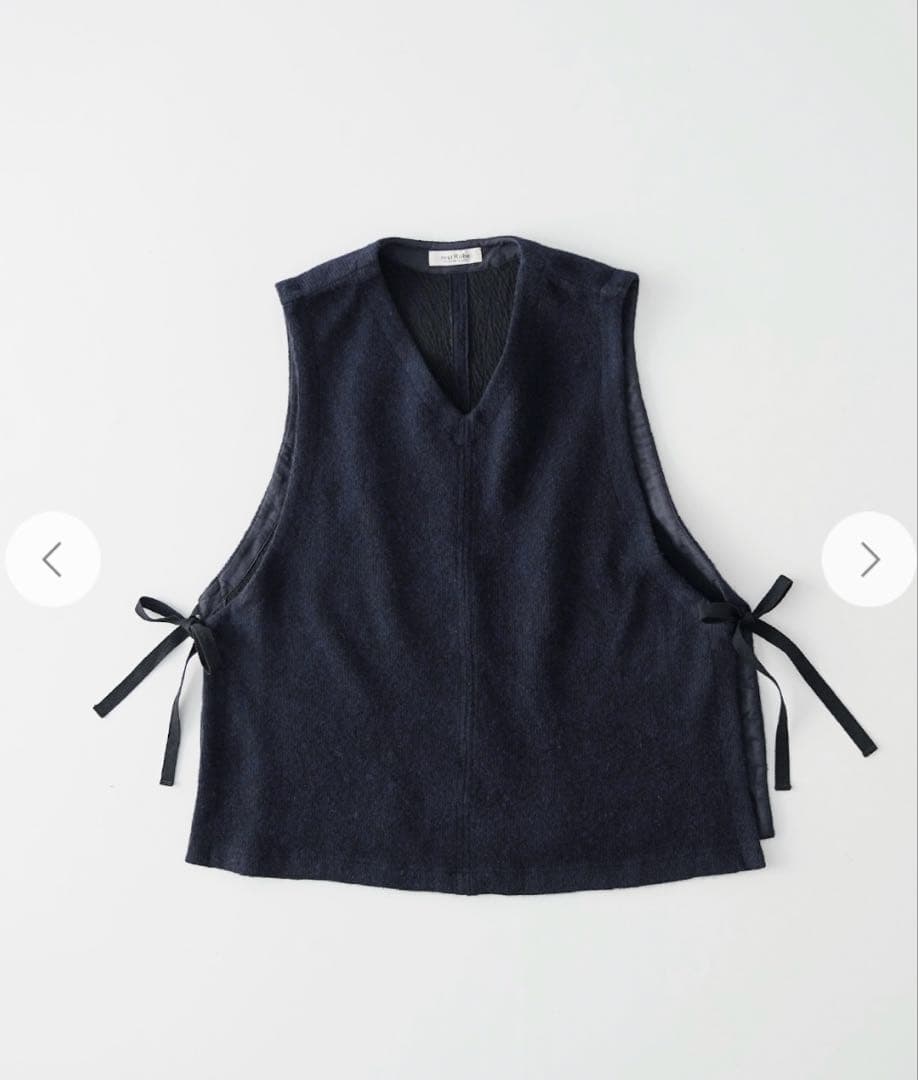 ゆうたん。今季 ネストローブ クォーターフェイスエプロンベスト