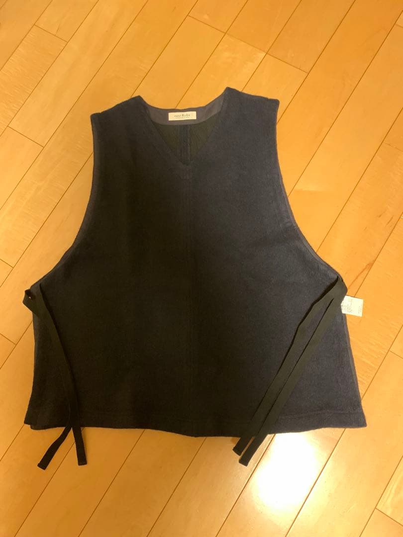 ゆうたん。今季 ネストローブ クォーターフェイスエプロンベスト