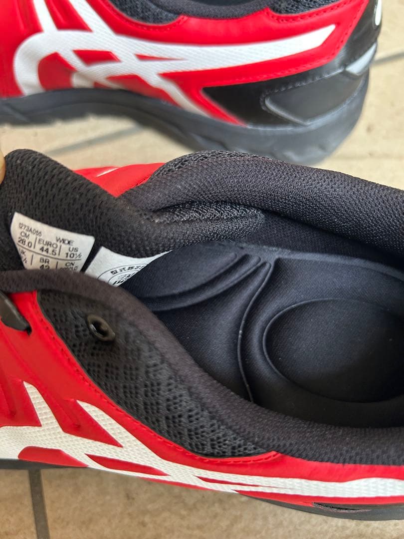 安全靴 アシックス　２８センチ