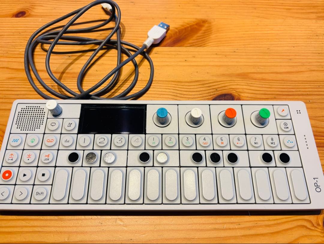 Teenage Engineering OP-1(ジャンク)